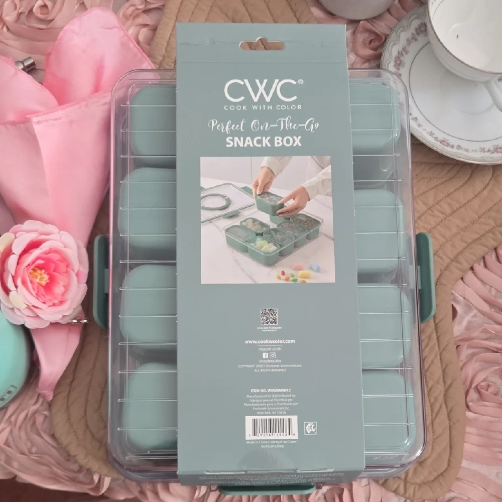 CWC Green Snack Box - 8 Compartments - Picture 2 of 3